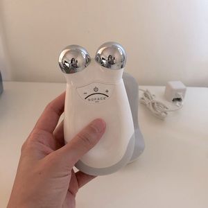 NuFACE Trinity Facial Toning Device